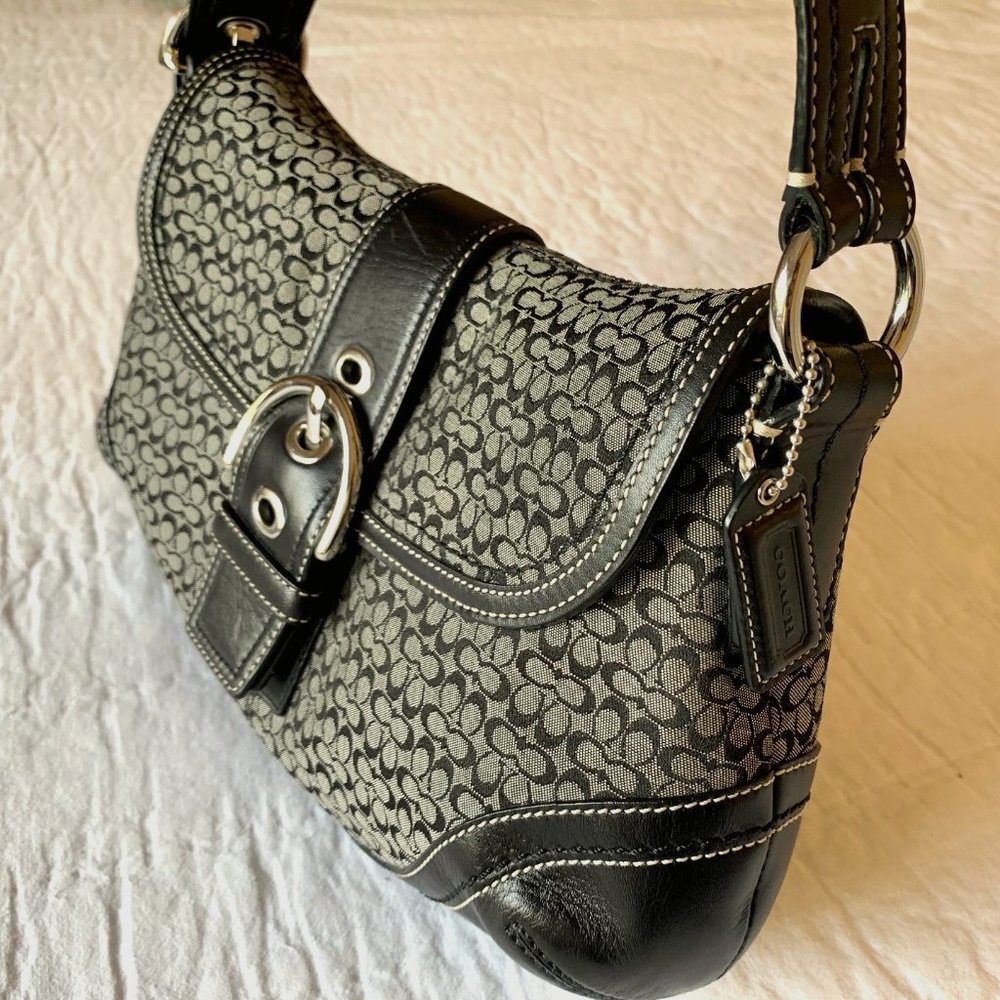 Vintage Coach Soho Hobo signature shoulder bag